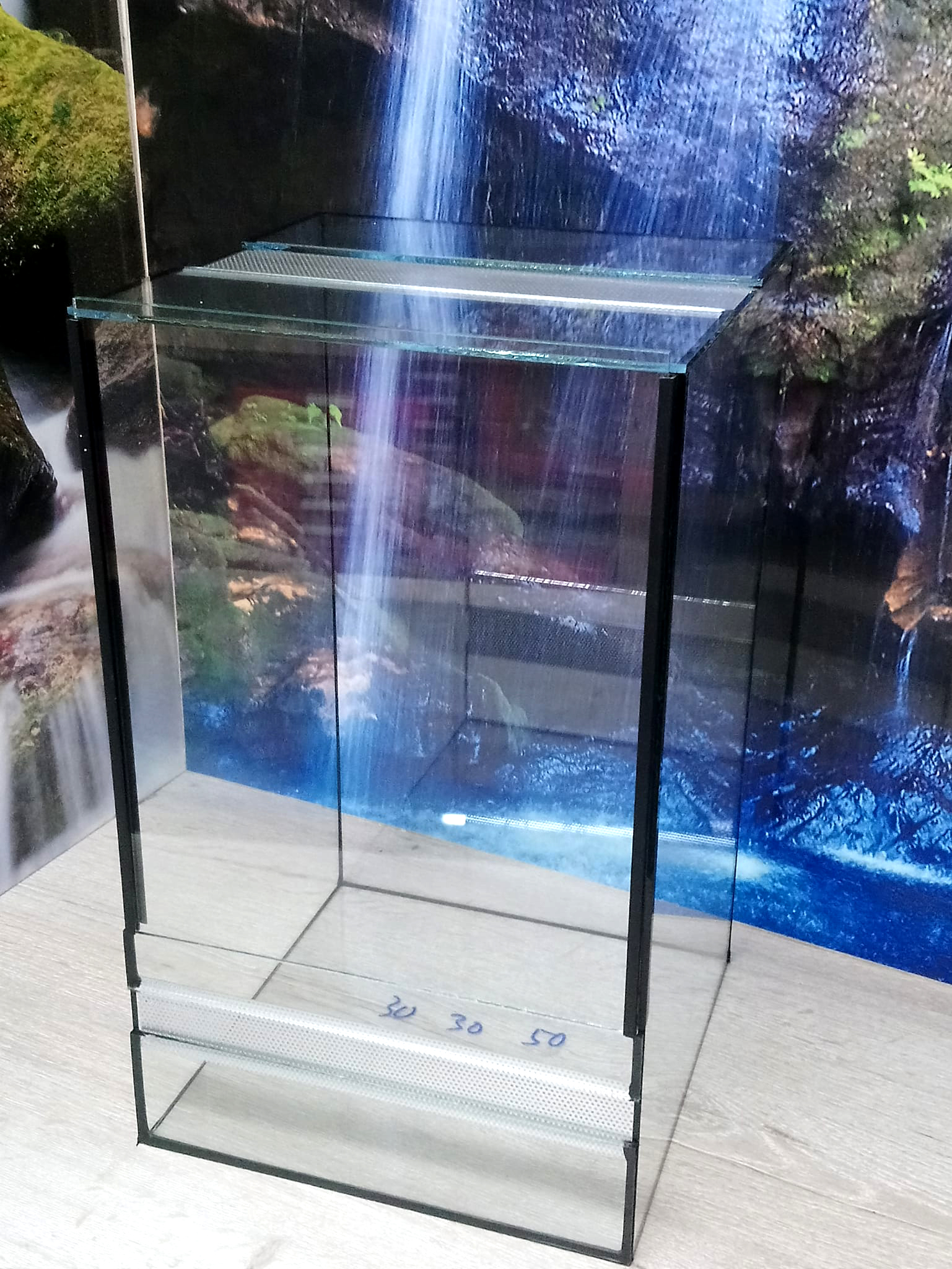 Glasterrarium 30 x 30 x 50 cm (BxTxH) mit Falltür