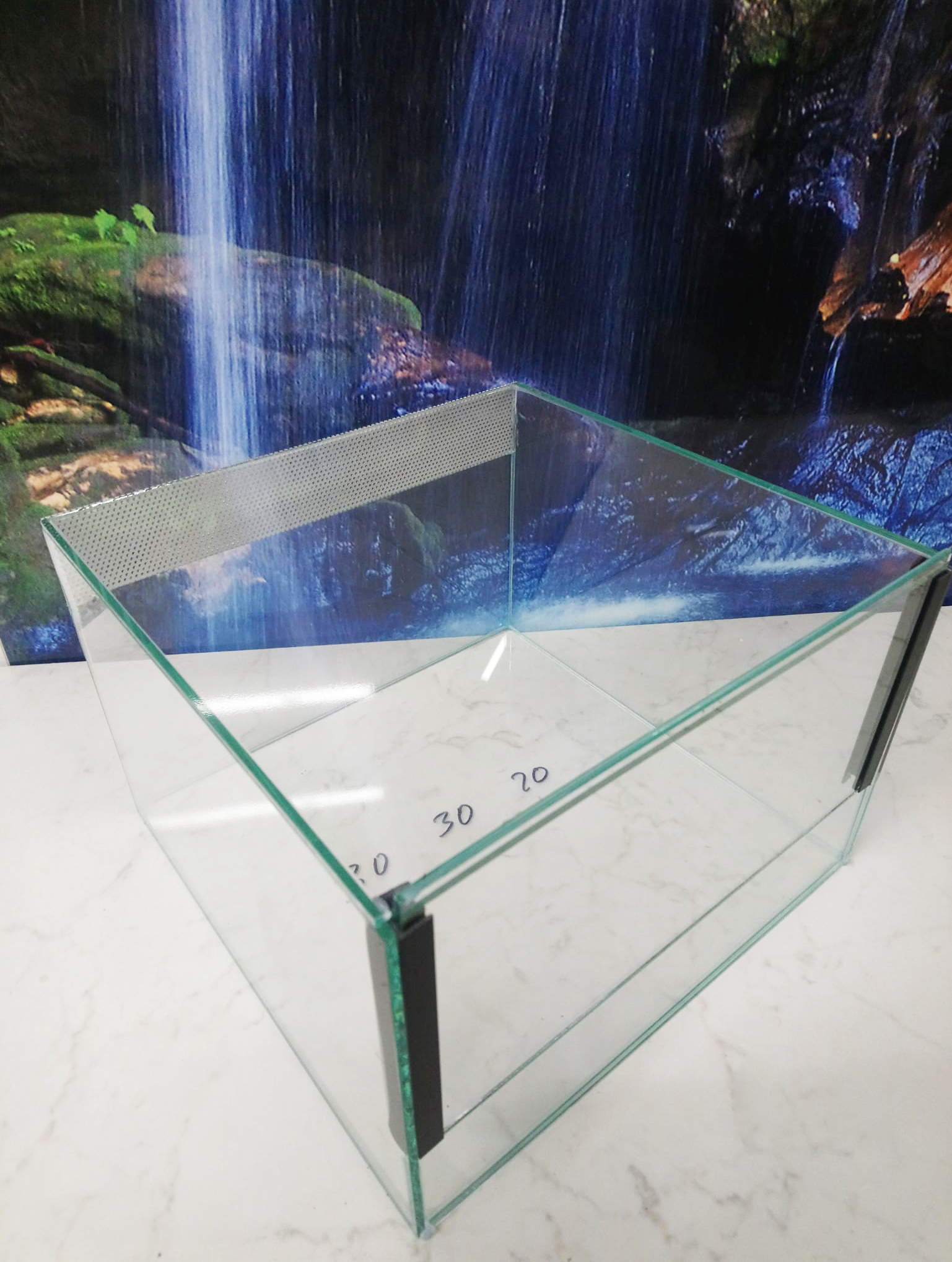 Glasterrarium 30 x 30 x 20 cm (BxTxH) mit Falltür